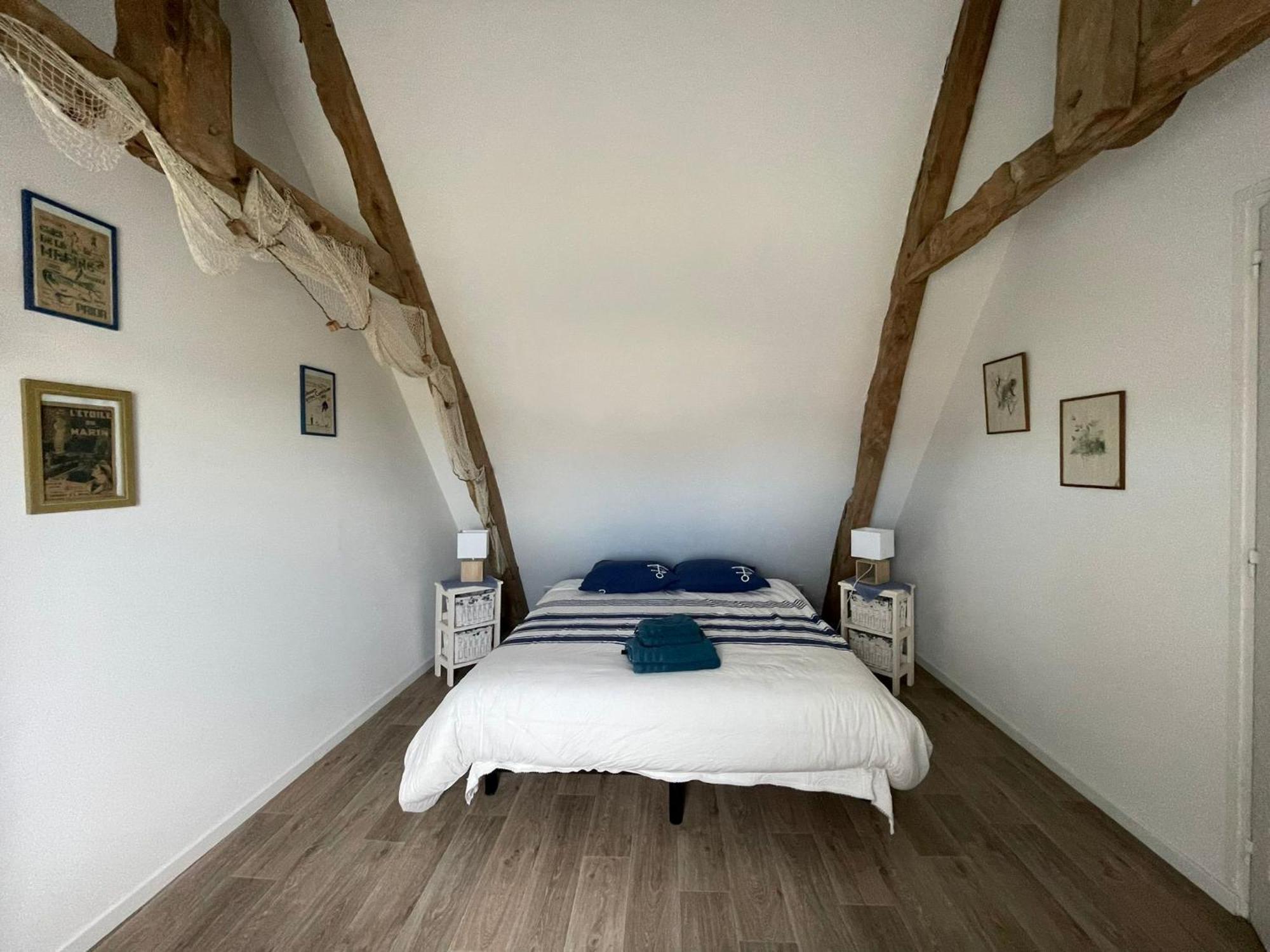 Nid De Pie Grand Duplex Lumineux Cadre Verdoyant Calme A 5 Mn De La Mer Pres Port En Bessin, Bayeux, Omaha Beach, Commes Εξωτερικό φωτογραφία